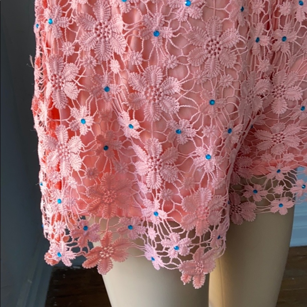 Woman’s shorts - Picture 5 of 6